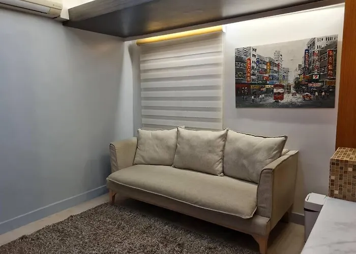 Cozy 2br In Bgc Near Golf Course - B Tb *