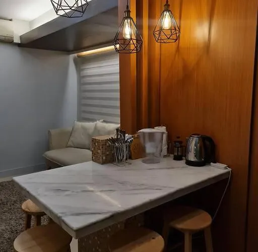Cozy 2br In Bgc Near Golf Course - B Tb * Manila