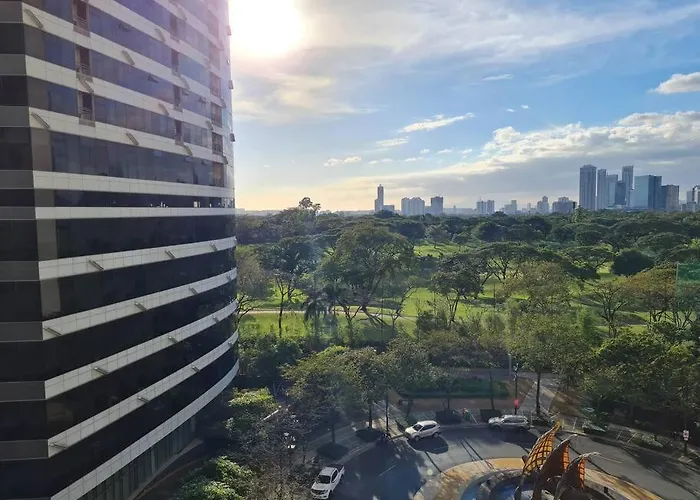 Apartment Cozy 2br In Bgc Near Golf Course - B Tb Manila