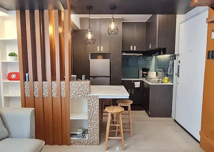 Cozy 2br In Bgc Near Golf Course - B Tb